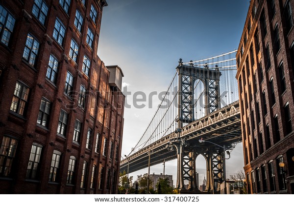 Manhattan Bridge Seen Narrow Alley Enclosed Stock Photo 317400725 |  Shutterstock