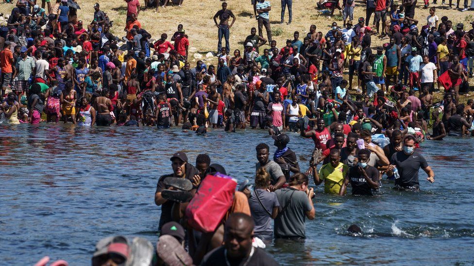 Why are so many Haitians at the US-Mexico border? - BBC News