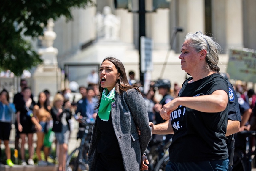 Reps. Ocasio-Cortez and Omar among Democrats arrested at abortion rights  protest